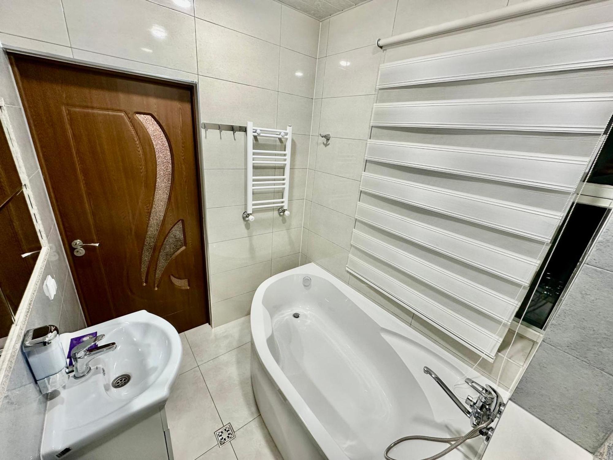 Tadevosyan Guest House Bjni Buitenkant foto