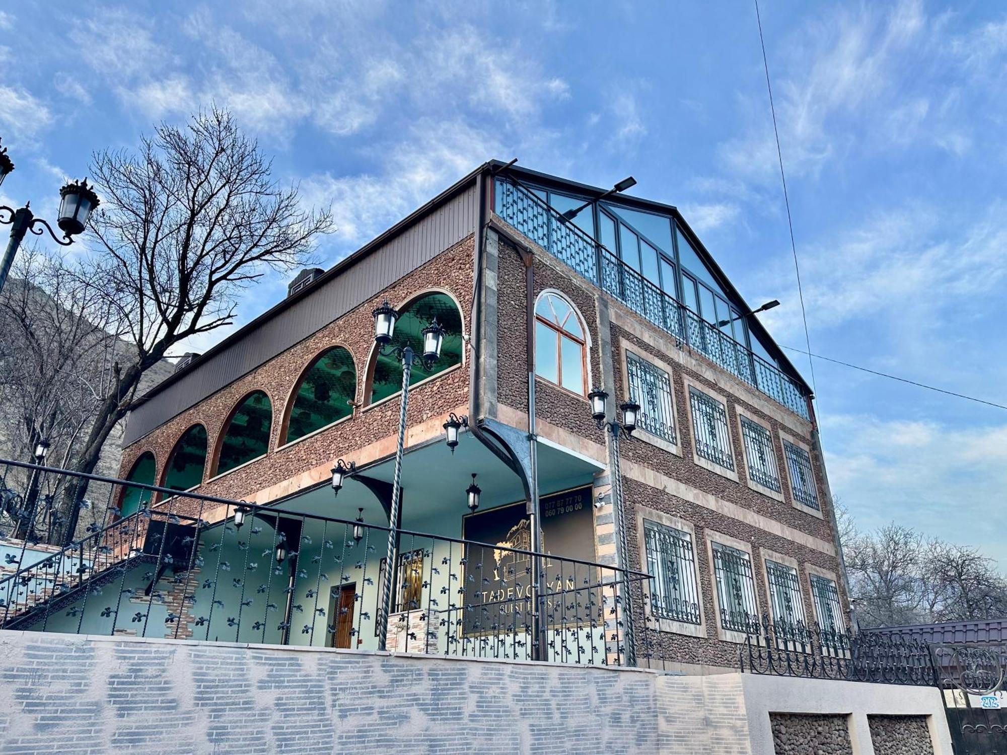 Tadevosyan Guest House Bjni Buitenkant foto