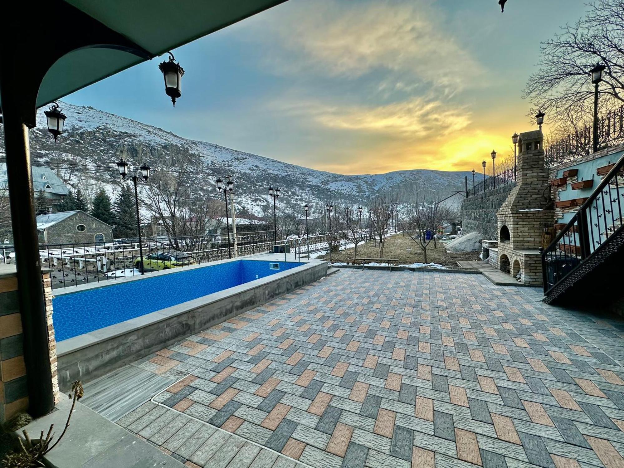 Tadevosyan Guest House Bjni Buitenkant foto