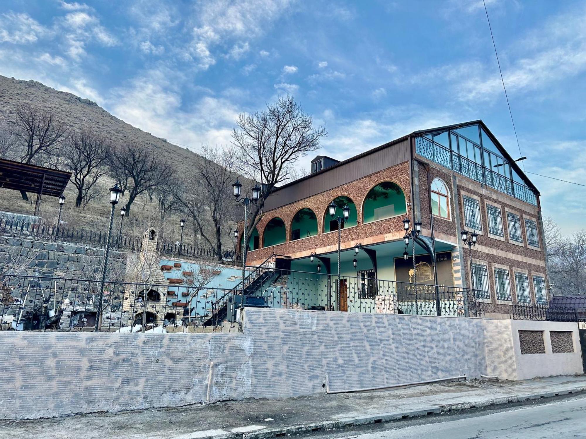 Tadevosyan Guest House Bjni Buitenkant foto